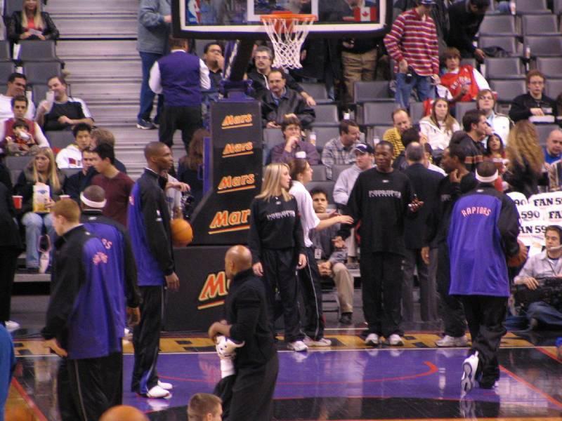 Raptors - 02.04.2005 010.jpg